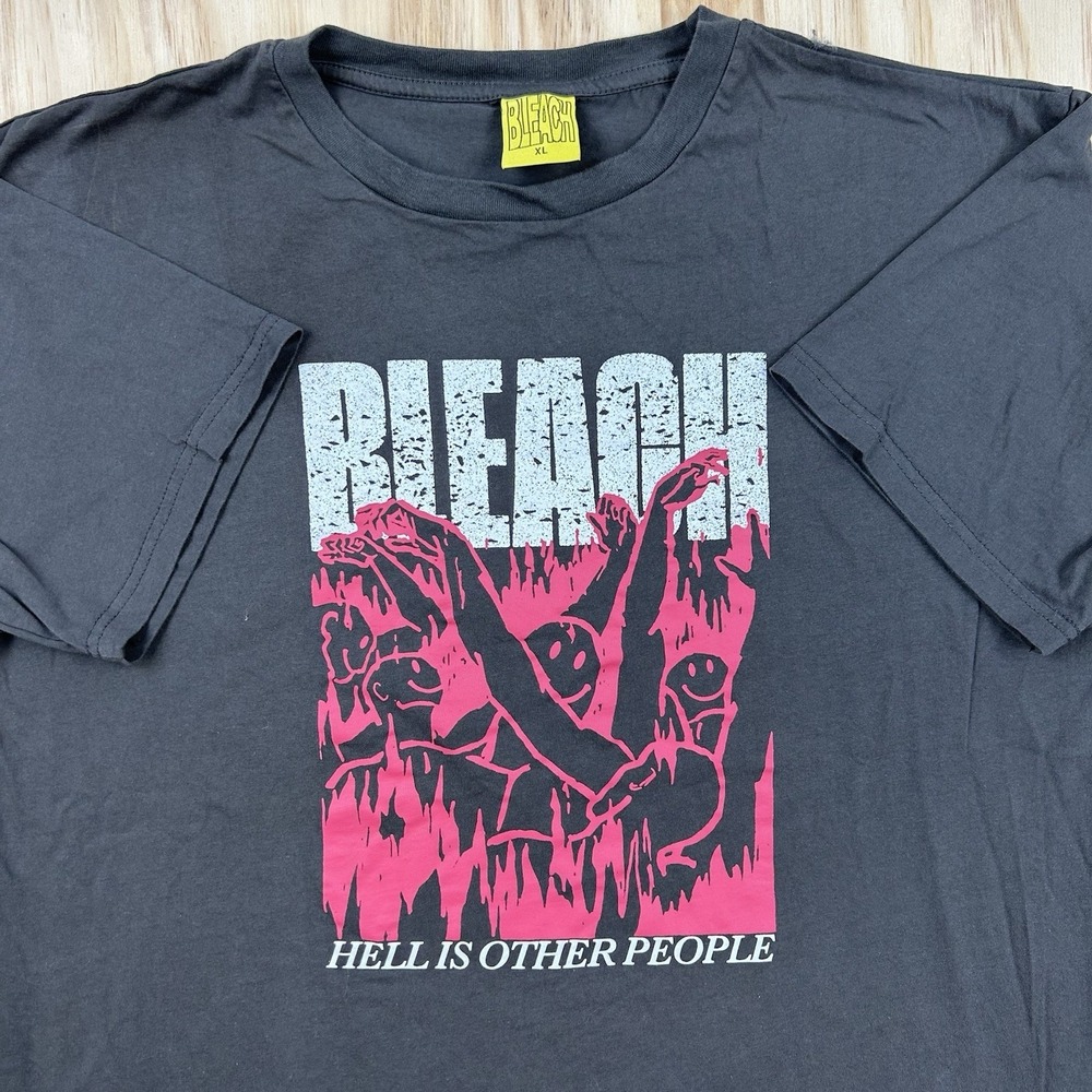 Bleach Hell Is Other People T Shirt Gray Size XL Short Sleeve Graphic‎ Zumiez